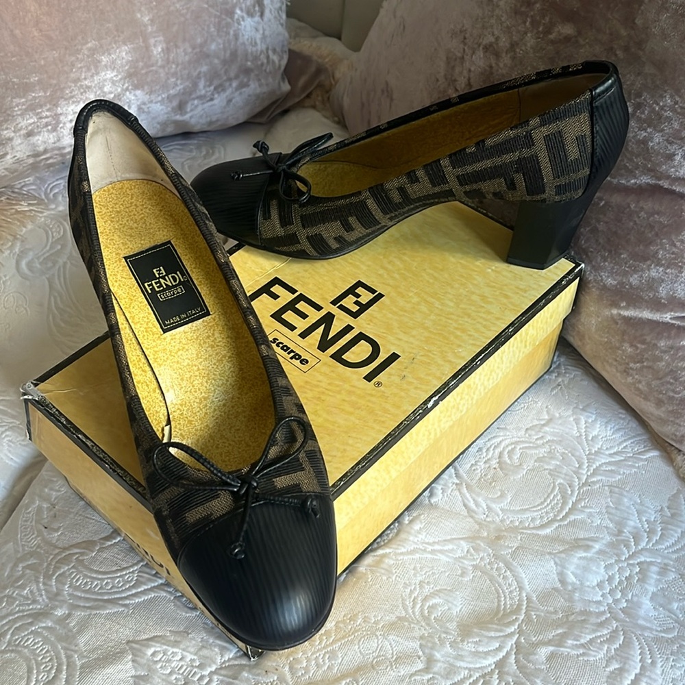 Fendi Classic block Heels with Textured Black Leather & Fendi Logo